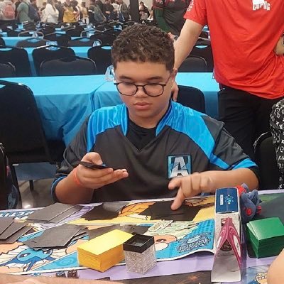 Pokémon TCG player - Sênior divisor , só jogo de lost , erro bobeira na hora do jogo , a sorte nunca está do meu lado 🙃