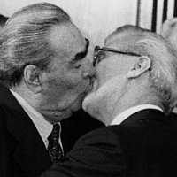 socialist fraternal kiss π (@yevgrafaj) 's Twitter Profile