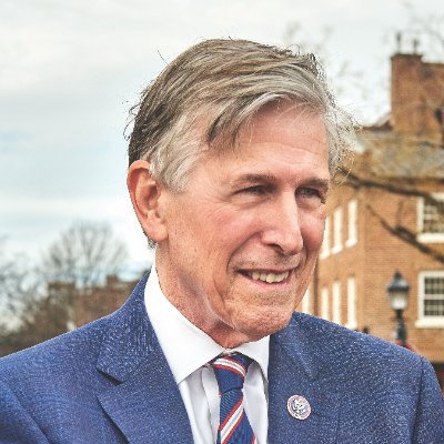 Campaign account for VA-08 Congressman. (My official House of Representatives Twitter is @RepDonBeyer.)
He/Him/His