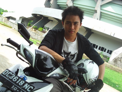 AdhamSulby's profile picture. Mr. Simple