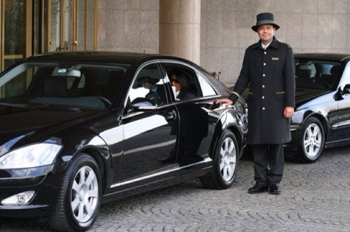 DelightChauffeu's profile picture. Reliable, luxury chauffeur service catering for all at a great affordable prices, call +44 207 183 2122 for further information.