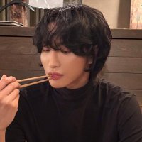 𝐌𝐨𝐦𝐨 🐇(@abtseonghwa) 's Twitter Profile Photo