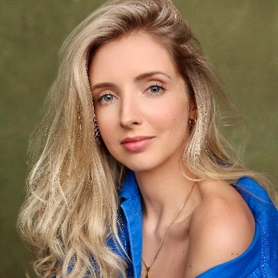 British Actress/Singer.  Agent - @interactors  Management / PR- @boldmanagement
Wedding singing: https://t.co/WBTiRNaQDu