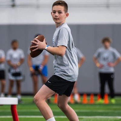 Illinois Qb 2030 |
5'5 | 9''hand |
🏈 Qb 🏀 SG | ✝️ Follower | Trained by @VisionQb/JC Boice
   Jett2030@yahoo.com