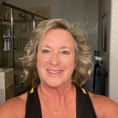 linnibell's profile picture. Here for the Hawkeyes and all the dogs.