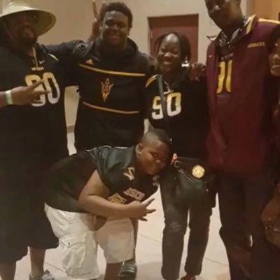 father,son,husband, father of BALLERS!!! @shondrick90 and ARIZONA STATE COMMIT TASHON SMALLWOOD Fresno California born and raised 🙏🏾🙏🏾🙏🏾 family of athlete