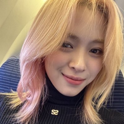 hwanybo's profile picture. #freePalestine 🇸🇩 🥨 she/her 04, 🇭🇺