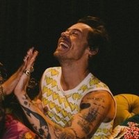 b (@larryftrbb) 's Twitter Profile