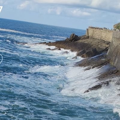 Y si te toca llorar,
es mejor frente al Mar
