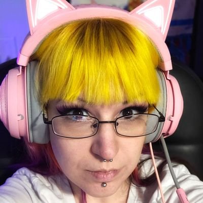 Grills just want to have fun 🇨🇦 -variety content- internet weirdo, furby queen #XboxAmbassador #xsplitaffiliate