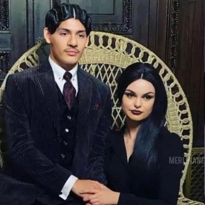 I’m married to my beloved wife my little girl @wednesday_rp finally in nevermore and pugsley my son has joined her