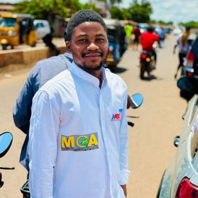 Économiste, spécialiste en sciences de gestion (unilu), jeune entrepreneur,cadre du MCA et communicateur du HK.