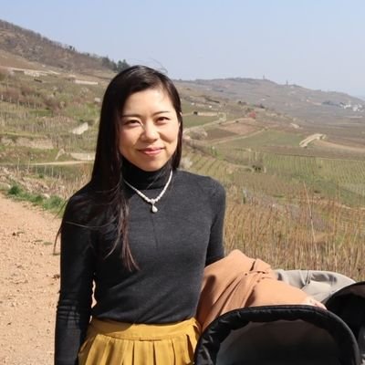 南ドイツ🇩🇪の田舎暮らし。息子4歳、娘2歳。
ドイツの院卒で独語翻訳が主な仕事。2012年から現地住み。
趣味はソーイング、編み物、古食器集め、写真。料理も好き。
2023年末にマイホームが完成🏡