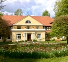 Rittergut's profile picture. Das Rittergut Bömitz wurde ca. 1750 von Hermann Christoph von Hertell errichtet.