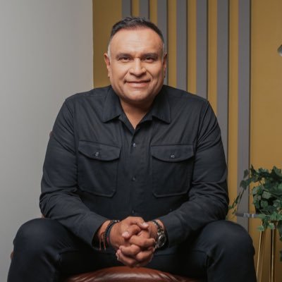 edwincastrom's profile picture. Hijo, esposo, papá, autor, conferencista y life coach. Vivo para equipar a esta generación en: Identidad-Libertad-Propósito. https://t.co/SxY7NjBgph