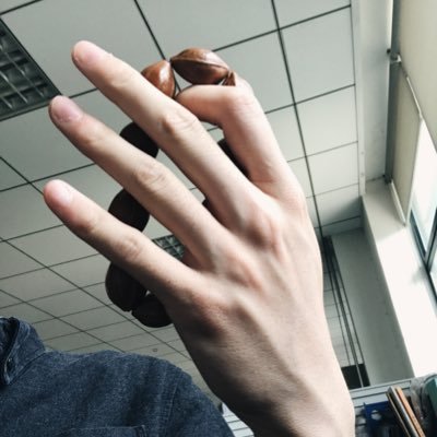 CharlesJohanek's profile picture. 188大龄博士生在读，课题组摸鱼时间