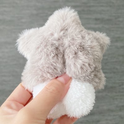 淡水パールのお目ン玉からチェコガラスの涙を溢してるぬいぐるみをつくっています。ときめきのままにぬいぬい。あたいの思う可愛いが、誰かの心をときめかせてくれますように。💫 (話しかけてくれるとよろこびます。)(可愛いものがだいすきなだけ。) 販売は無期限でお休み中です。