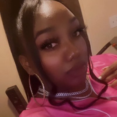 TeeRoseee__'s profile picture. , Muah that Bxtch 👅