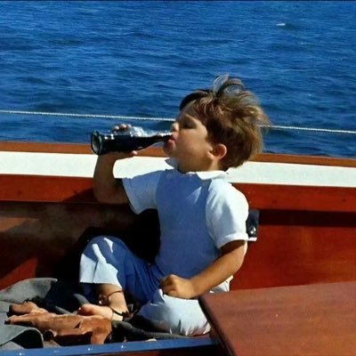 UHVIJBYFX's profile picture. 