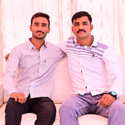 DEVILBHATI1's profile picture. Shaitan Singh Bhati jaisalmer
देश की सीमाएं माता के वस्त्रों के समान होती है उसकी रक्षा करना पुत्र का प्रथम कर्तव्य है । 
🚩जय मां भारती 🚩
🚩भारत माता की जय🚩