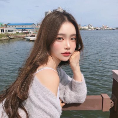 Jenniferl100399's profile picture. Coffee, code, and curiosity ☕💻