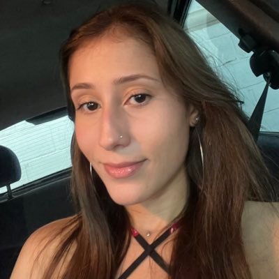 isalubraga's profile picture. só venho aqui pra reclamar