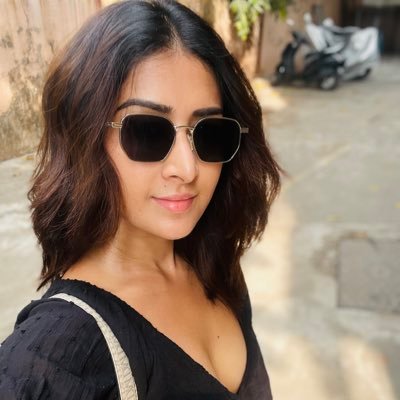 Official Twitter account of Farnaz Shetty