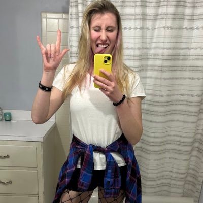 c_sawicky's profile picture. • Purdue '22 • 🌻 • KLVI •