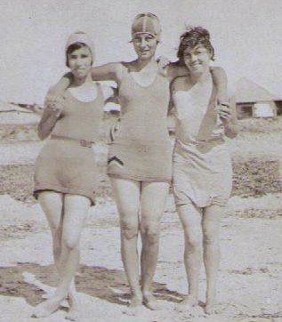 JaneDiGi's profile picture. Science, Genealogy, Medieval Archaeology, rescue dogs, Chonky cats