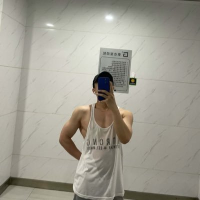 kylechao117's profile picture. 喜欢肌肉身材好的公0🍑 ➕VX🚪 🧦🧦原味需要私聊 我是持久 猛攻 优质1 打桩机 🍆🍆 1️⃣8️⃣ 推特止于推特 带照聊天 欢迎勾搭 互推私信 视频皆为原创 视频原创 视频原创 不卖片，只是记录…