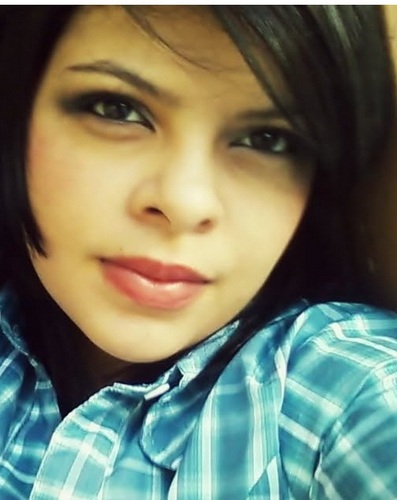 Sou Cristã, amo ao Deus que sirvo, sou inteiramente grata a Ele por todo amor, todo cuidado que Ele tem por minha vida. amado meu (Jesus Cristo)