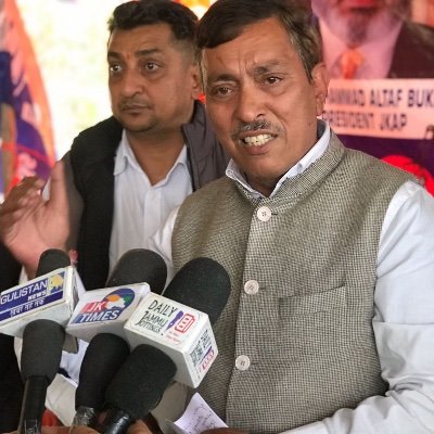 District president jammu rural @Apnipartyonline
Co-chairman teaching and non teaching students Joint action committee @SKUASTJammu
Alumnus of @SNagrota
