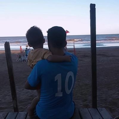 24/
Matheo👶🏻 y Timón🐕/
De Boca, como Román⚽