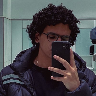 زي باتمان، عندي دادي اشيوز