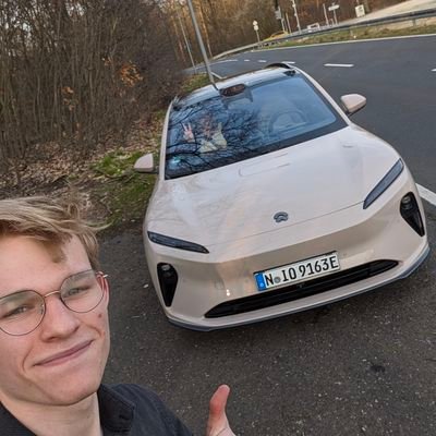 outtatimebenny's profile picture. Pixel 8 Pro User. Tesla Model 3P co-driver.
Graphic Designer. I Love King of Queens! #blueskycoming