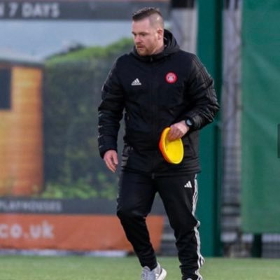 Academy Lead & 17’s Head Coach @ Hamilton Academical WFC🔴⚪️ / UEFA A, UEFA Youth B & ACL Holder⚽️ / Enjoy Travelling ✈️ / All Views & Opinions Are My Own 💭