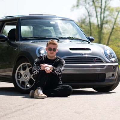 julianrobinson0's profile picture. Live Love Laugh Geoff