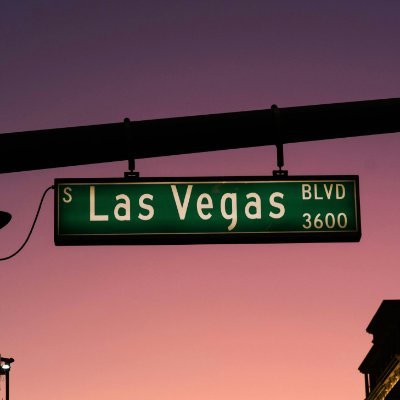Bringing you the bright lights and iconic sights of Las Vegas through stunning photography 🎲🌆 #SinCitySnaps #LasVegas