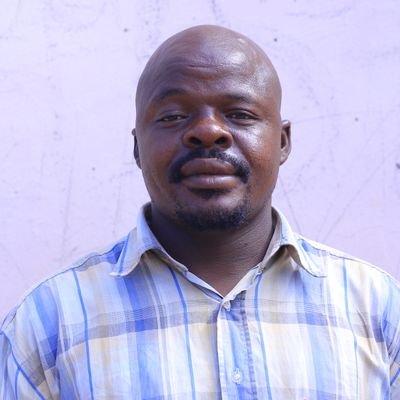 Je suis KAMBAKAMBA NSHIMBI VALENTIN. Origineur de bakuanga bena KABEYA., Bena kabundi luhongoluela,Je suis un entrepreneur et un homme politique congolaise.