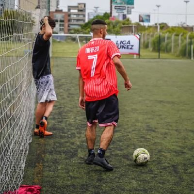 el que no quiere a la vela puerca no quiere ni a su madre ni a su padre.                                              atlanta y peñarol