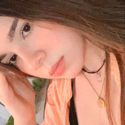 elvira_gisbert's profile picture. Los libros son mis amigos, mis compañeros. Me hacen reír y llorar y encontrar sentido a la vida.