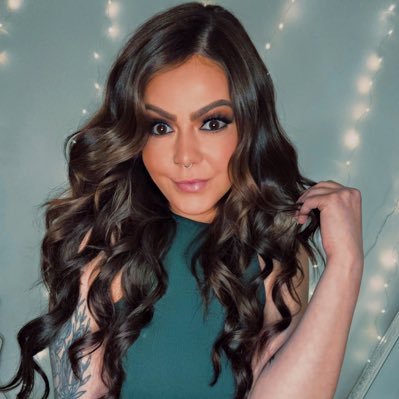 lindsaysarah_'s profile picture. 