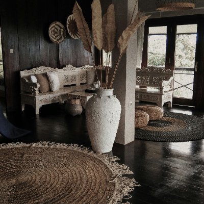 Sandra's Cozy Creations is here to bring you the finest in home decor straight to your door.
