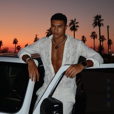 imj0neszach's profile picture. Model | Digital creator | Business