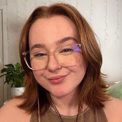 (they/she) a queer, hard-of-hearing, neurodivergent content creator | ☼ scorpio ☽ libra ↑ scorpio | @twitch affiliate | contact me: emydewtv@gmail.com