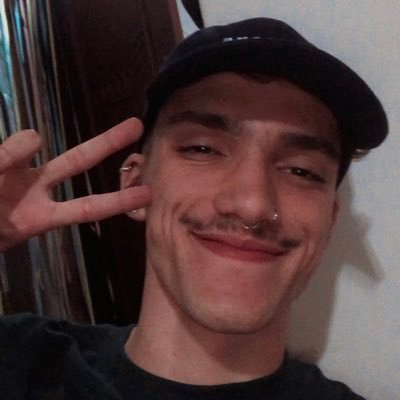 nikoluk_'s profile picture. Nem todo mundo recebe bem o que costumo falar