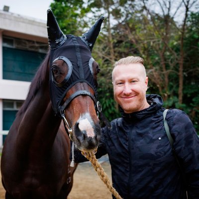 Photographer specializing in Horse Racing //  Dog Dad // President of the Golden Sixty Fan Club.