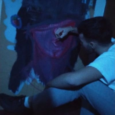 a veces me dicen jero.
dibujo gatitos y me mancho la ropa con pintura. soy fan de Antonio Banderas, Alejandro Sanz y del color azul.
