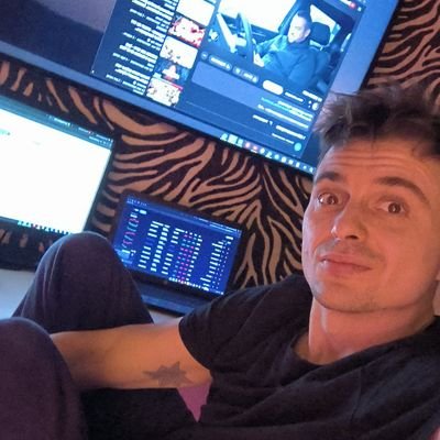 abramov_Grup's profile picture. Crypto enthusiast.  Man Going beyond the horizon
