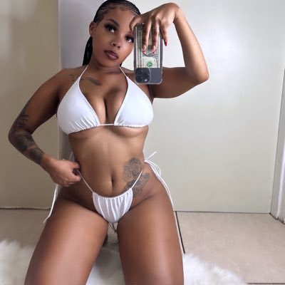 Nthxbie's profile picture. Law Student ⚖